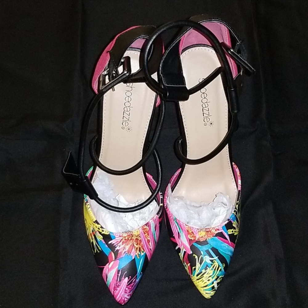Pointed toe multi colored pumps - Picture 6 of 6